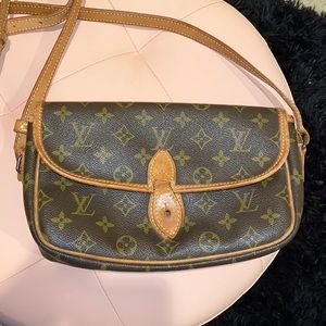 Louis Vuitton Gibeciere PM Monogram